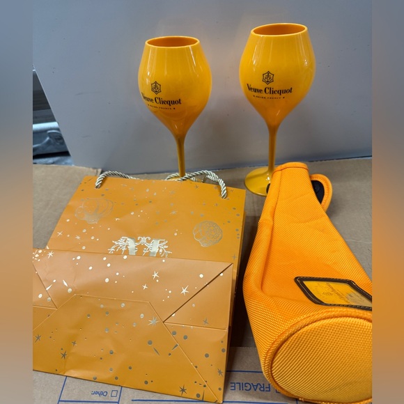 Veuve Clicquot Other - Veuve Clicquot 2 Orange Plastic Champagne Goblet Tulip Wine Travel& Bottle Cover